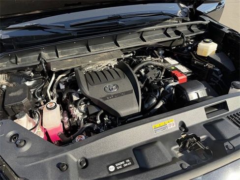 Certified 2024 Toyota Highlander XSE image 25