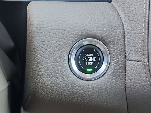 Used 2021 GMC Yukon Denali w/ Denali Ultimate Package image 17