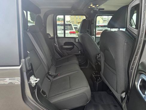 Used 2021 Jeep Gladiator Sport AWD/4WD image 14