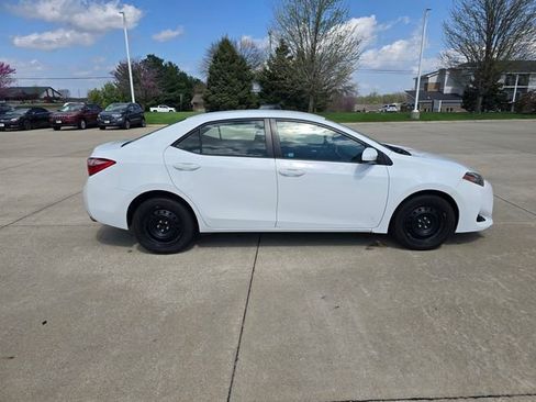 Used 2018 Toyota Corolla LE image 8