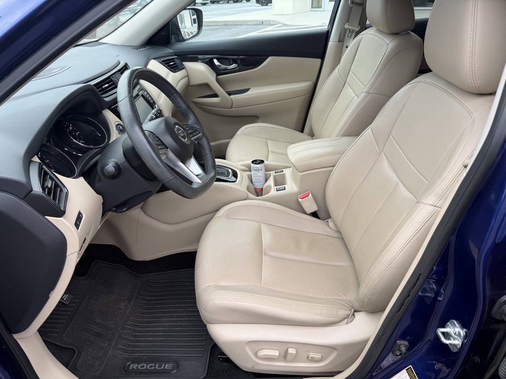 Used 2017 Nissan Rogue SL w/ SL Premium Package FWD image 4