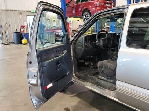Used 2000 Chevrolet Silverado 2500 LS RWD image 11