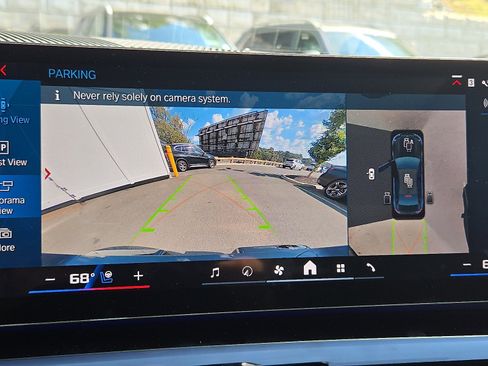 Used 2025 BMW M5 w/ Executive Package image 19