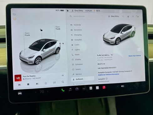 Used 2022 Tesla Model Y Long Range image 42