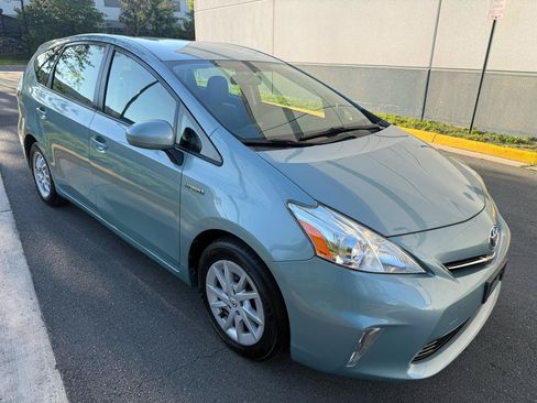 Used 2014 Toyota Prius V Three FWD image 12
