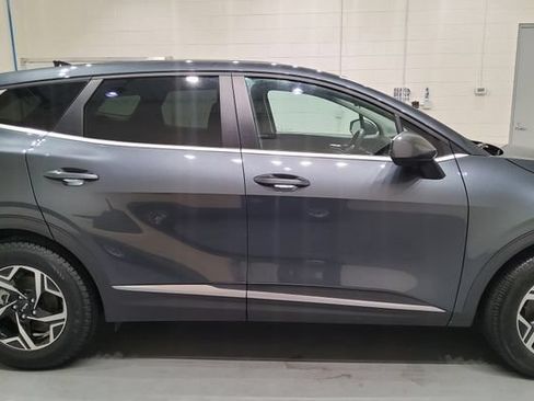 Used 2024 Kia Sportage LX FWD image 9