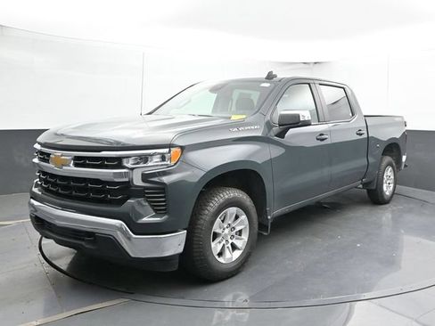 Used 2025 Chevrolet Silverado 1500 LT AWD/4WD image 7