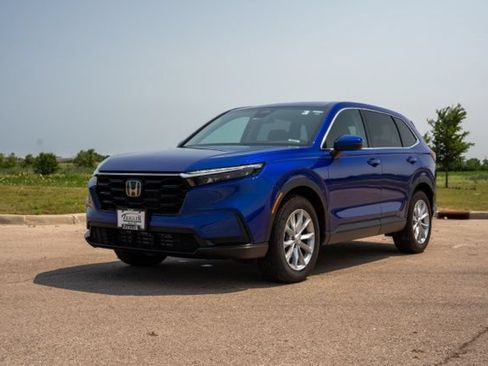 Used 2025 Honda CR-V EX image 3