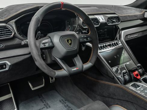 Used 2024 Lamborghini Urus Performante AWD/4WD image 13