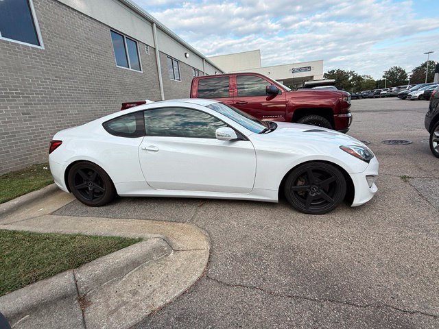 Used 2016 Hyundai Genesis 3.8 RWD image 13