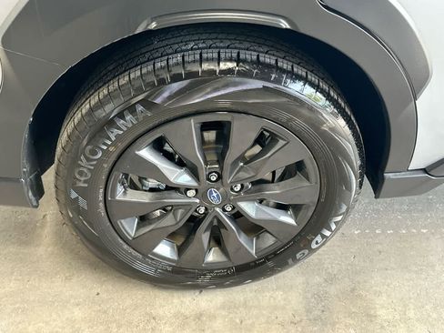 Used 2025 Subaru Outback Onyx Edition XT AWD/4WD image 11