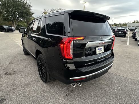 Used 2023 GMC Yukon Denali w/ Denali Reserve Package image 8