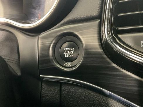 Used 2019 Jeep Grand Cherokee Limited AWD/4WD image 17