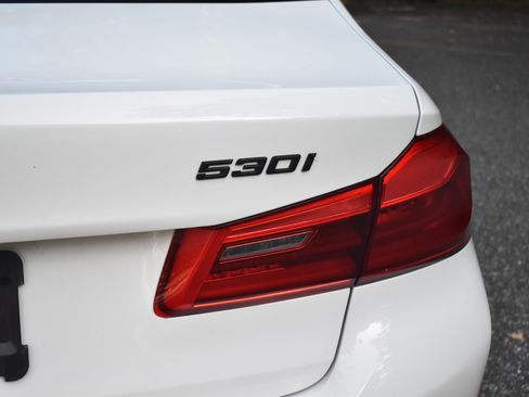 Used 2020 BMW 530i w/ Convenience Package image 17