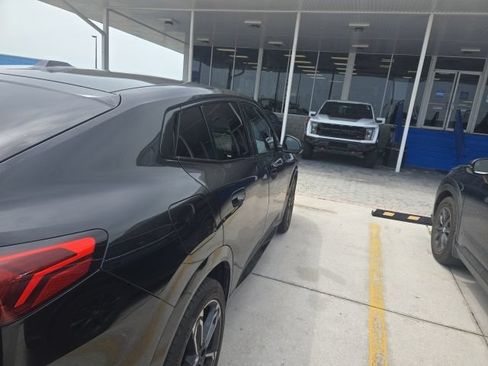 Used 2025 BMW X2 xDrive28i AWD/4WD image 7