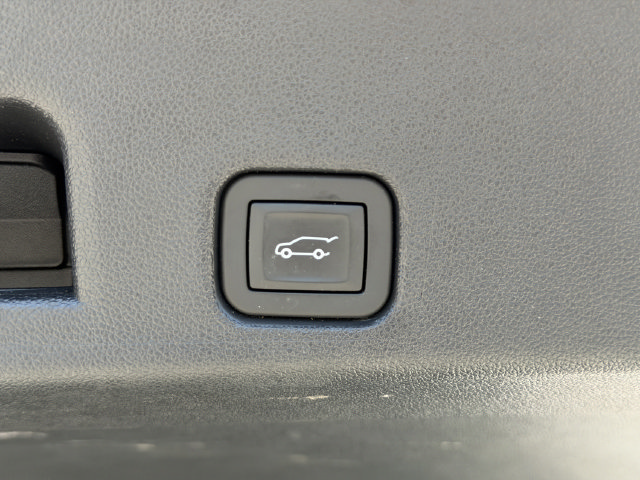 Certified 2024 Chevrolet Traverse RS FWD image 15