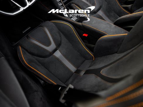 Used 2024 McLaren 750S Spider RWD image 25