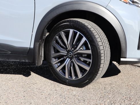 Used 2021 Nissan Kicks SV image 13