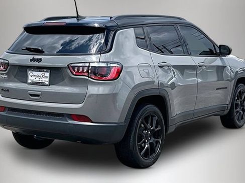 Used 2023 Jeep Compass Latitude AWD/4WD image 5