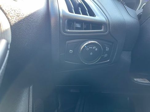 Used 2013 Ford Focus SE FWD image 26
