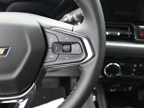 Used 2025 Chevrolet TrailBlazer LT w/ Convenience Package image 12