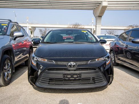 Used 2024 Toyota Corolla LE image 4