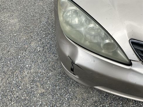 Used 2005 Toyota Camry LE FWD image 18