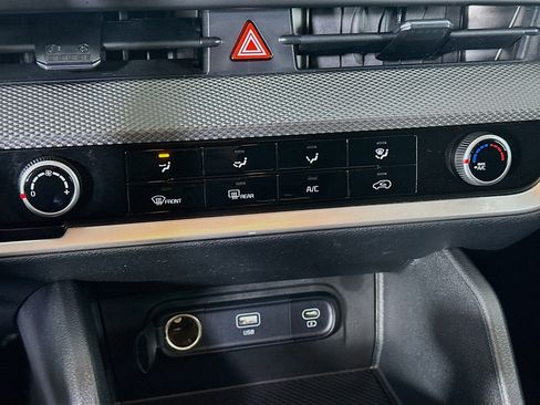 Used 2025 Kia Sportage LX image 23