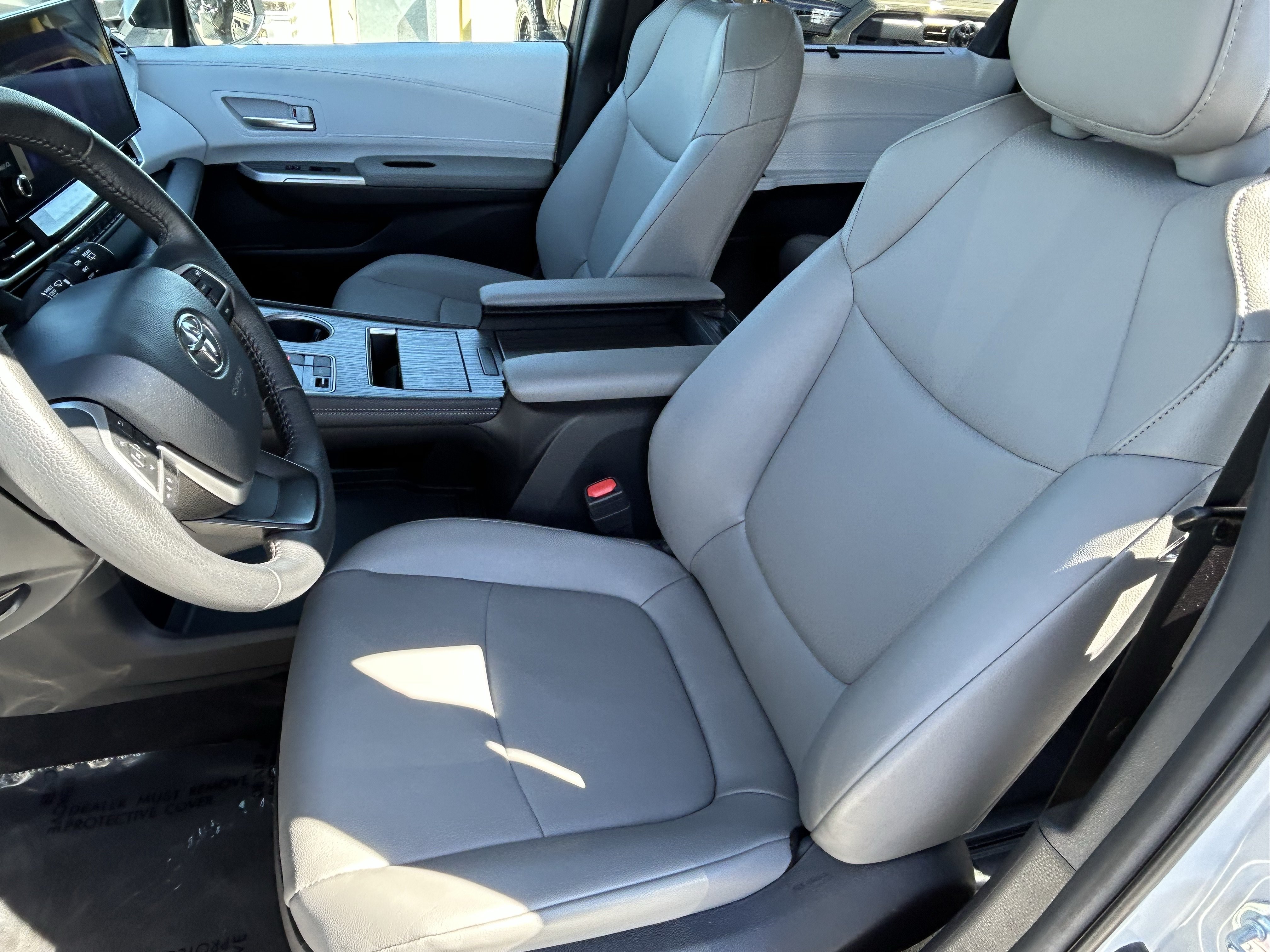 Certified 2026 Toyota Sienna XLE FWD image 16