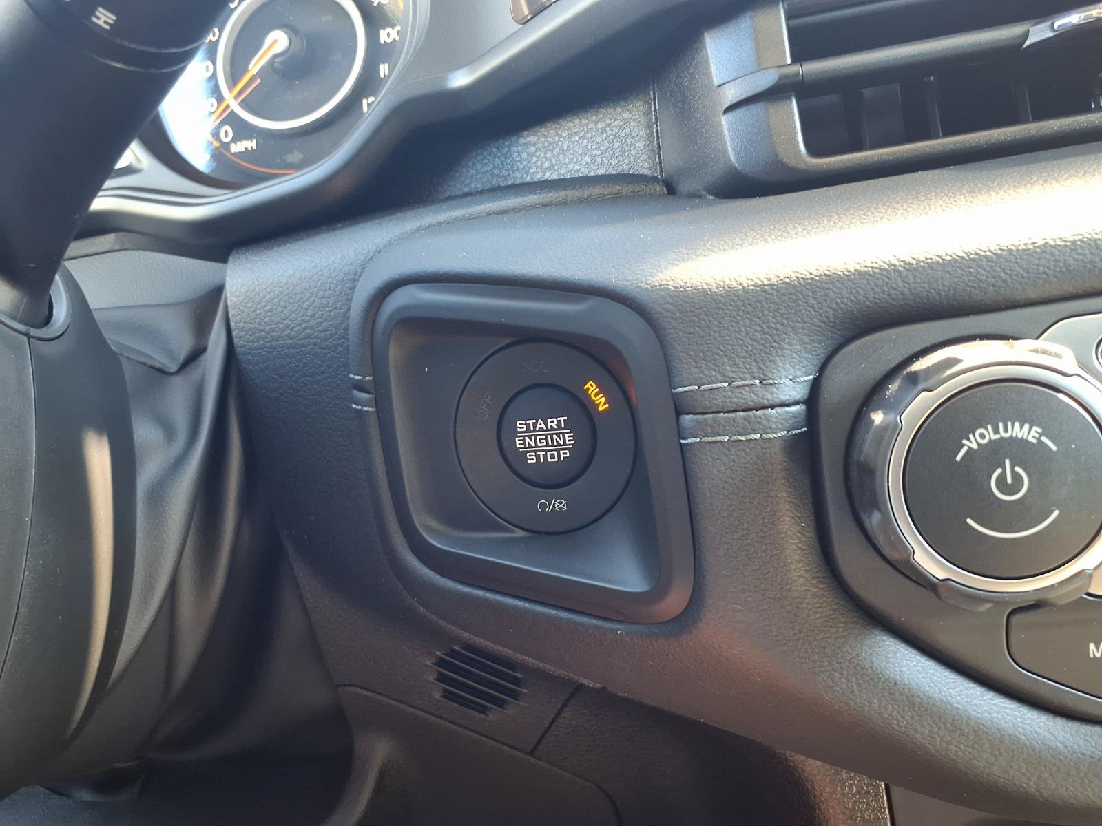 New 2026 Jeep Gladiator Sport AWD/4WD image 16