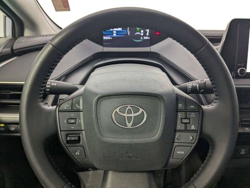 Used 2025 Toyota Prius LE FWD image 16