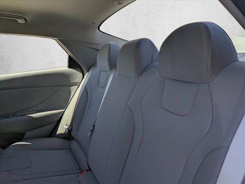 New 2026 Hyundai Elantra SE FWD image 18