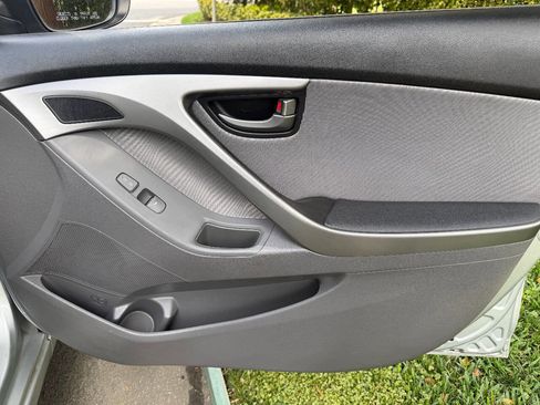 Used 2013 Hyundai Elantra GLS w/ Preferred Pkg image 24