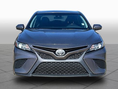 Used 2018 Toyota Camry SE FWD image 4