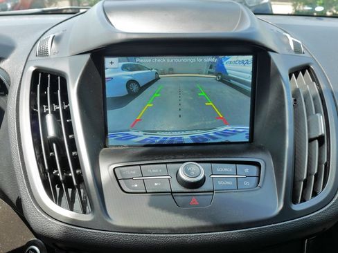 Used 2019 Ford Escape SE FWD image 33