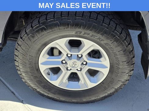 Used 2019 Toyota 4Runner SR5 AWD/4WD image 35