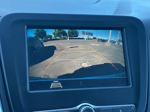 Used 2019 Chevrolet Equinox LS FWD image 19