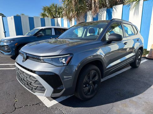 Used 2025 Volkswagen Taos S image 1