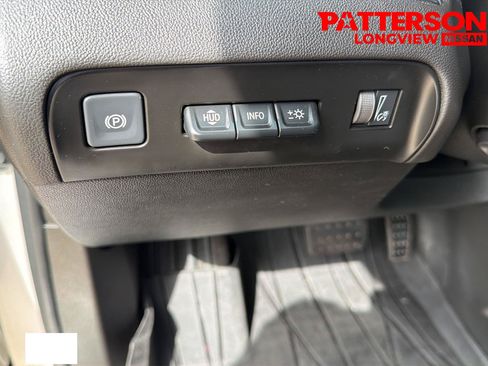 Used 2022 Buick Enclave Premium w/ Experience Buick Package FWD image 11