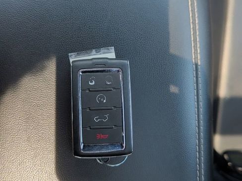 Used 2024 Jeep Grand Cherokee Limited w/ Luxury Tech Group II AWD/4WD image 28