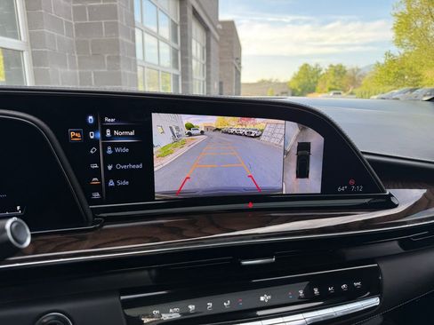 Used 2022 Cadillac Escalade Sport Platinum AWD/4WD image 40