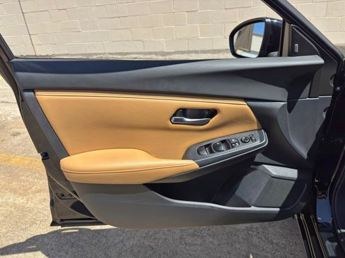 Used 2023 Nissan Sentra SV w/ SV Premium Package image 37