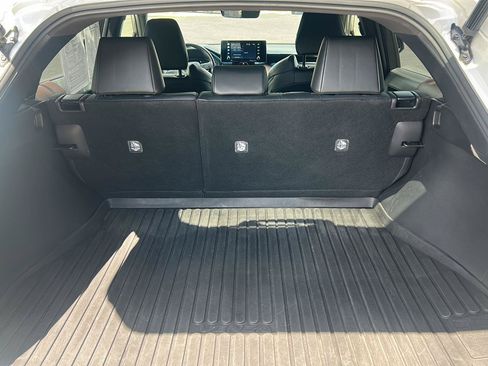 Used 2022 Toyota Venza XLE AWD/4WD image 8