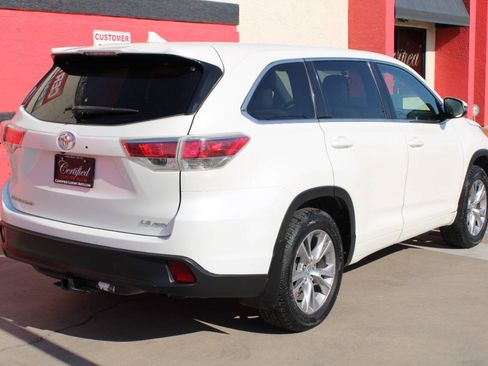 Used 2015 Toyota Highlander Plus AWD/4WD image 9