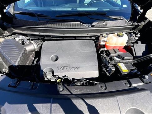 Used 2023 Chevrolet Traverse LT image 31