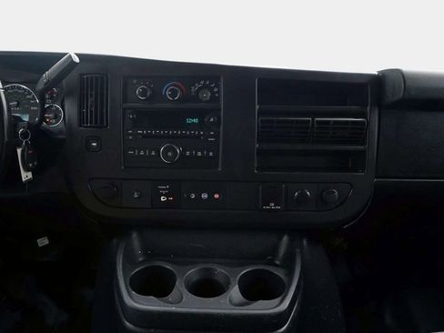 Used 2018 Chevrolet Express 3500 Extended w/ Driver Convenience Package image 20