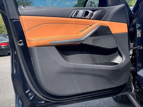 Used 2022 BMW X5 xDrive40i w/ M Sport Package image 23