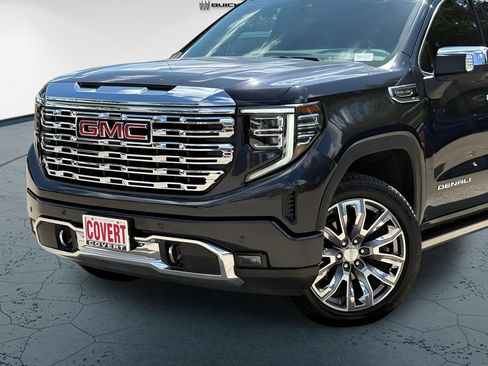 Used 2022 GMC Sierra 1500 Denali w/ Denali Reserve Package AWD/4WD image 2