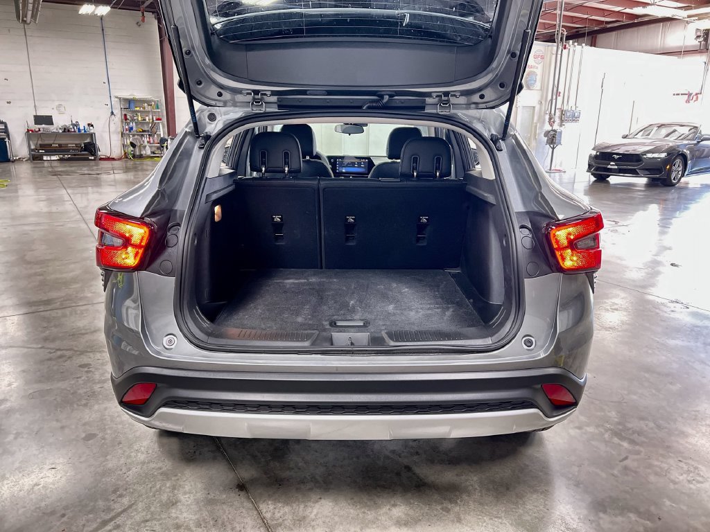Used 2026 Chevrolet Trax LT FWD image 24