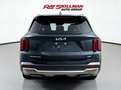 Used 2024 Kia Sorento S AWD/4WD image 6